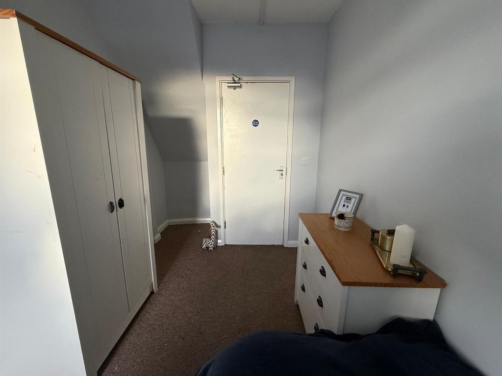 Property photo 3 of 6 Room 5 The Hill 2.Jpeg