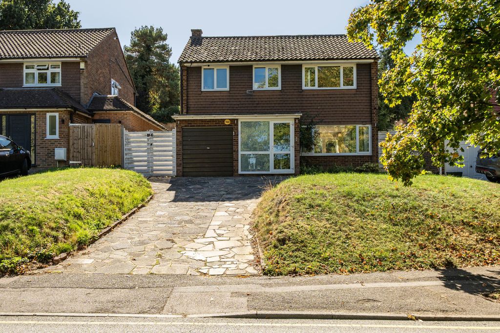 Property photo 1 of 21 Front (Exterior)