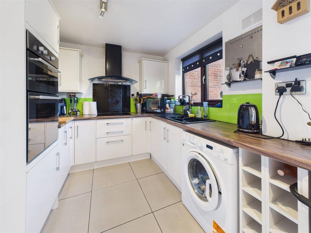 Property photo 2 of 13