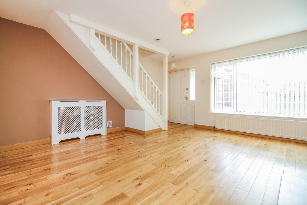 Property photo 3 of 10 Living Room