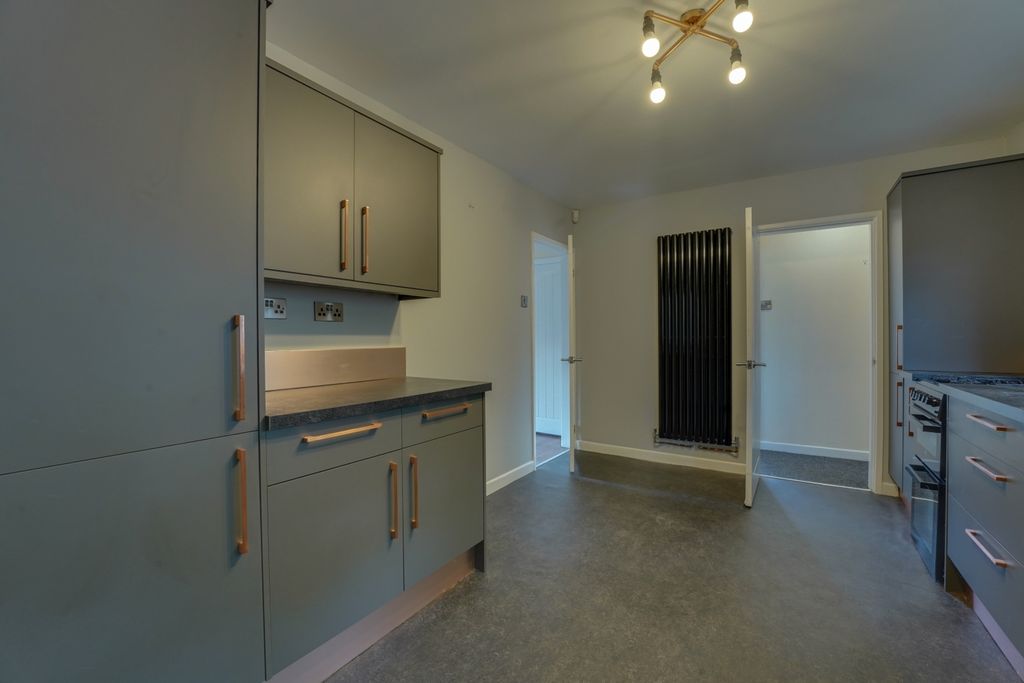 Property photo 2 of 11 Dsc04699-Dsc04703