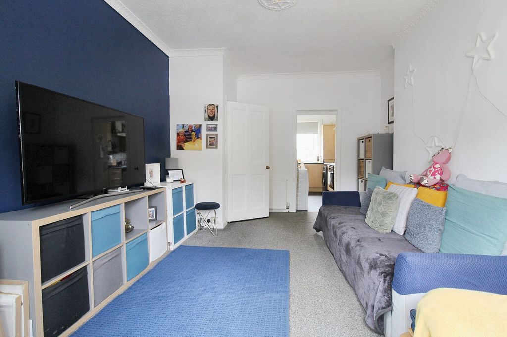 Property photo 3 of 17 Picture No. 05