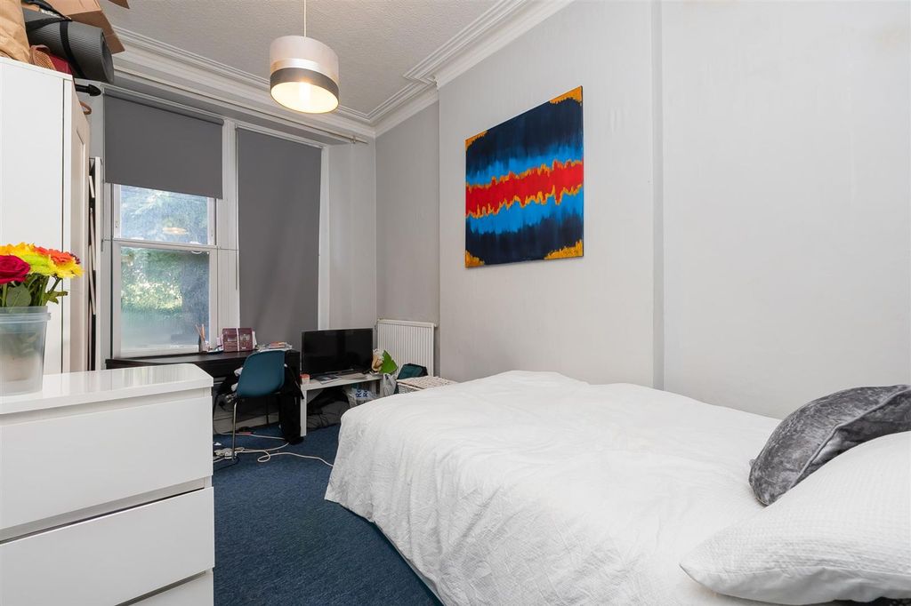 Property photo 1 of 34 41-Carnarvon-Road-Bs6-7Du-3.Jpg