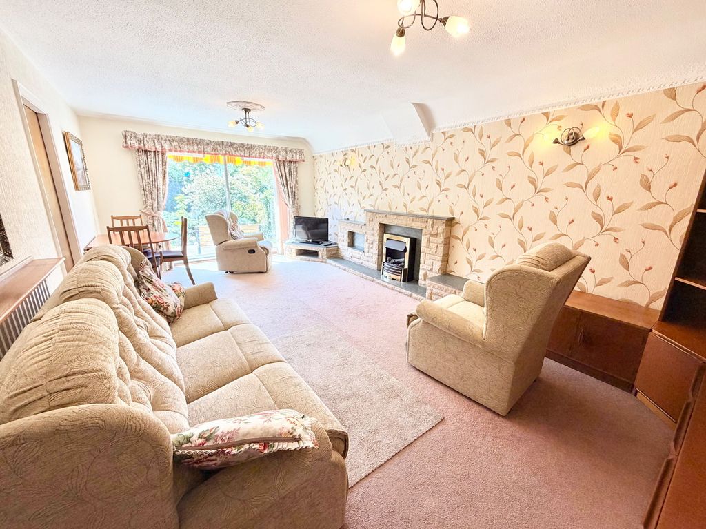 Property photo 2 of 21