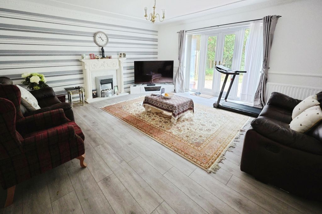 Property photo 3 of 24 Pbox-Img.Jpg