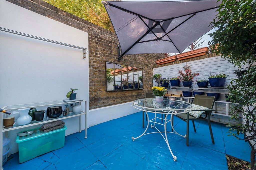 Property photo 2 of 8