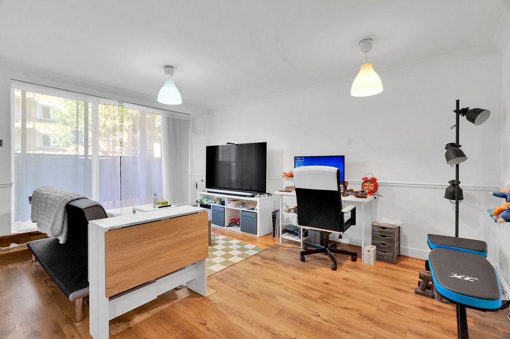 Property photo 2 of 12