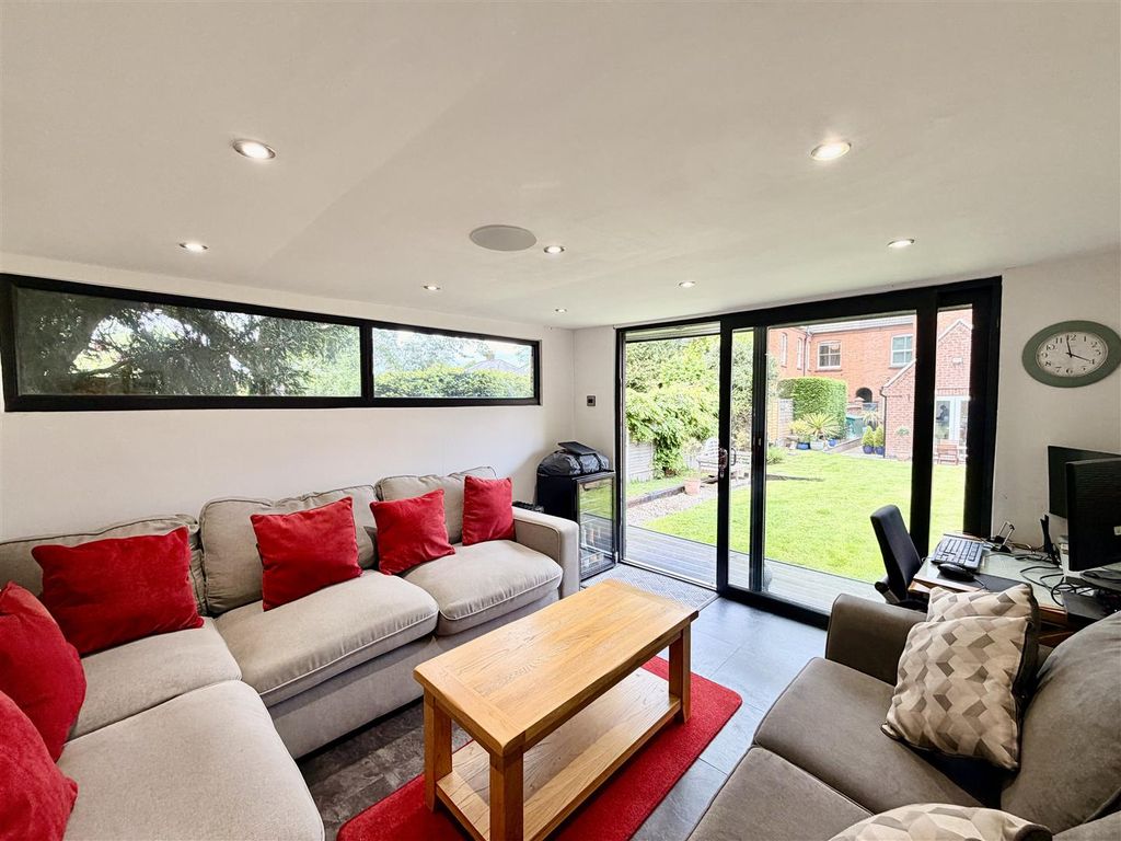Additional image 32 of 5 bed town house for saleHerrick Road, Loughborough LE11