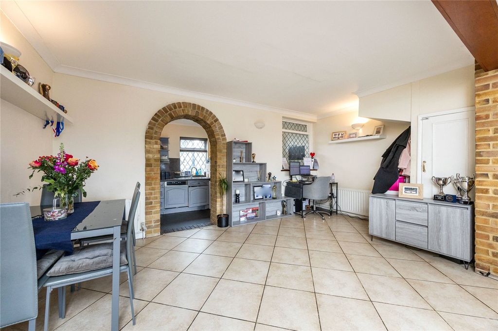 Property photo 3 of 16 Picture No. 06