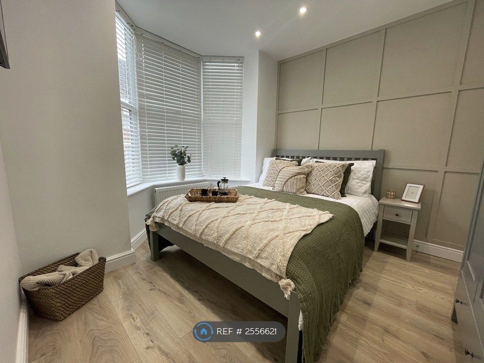 Property photo 1 of 12 Room 1