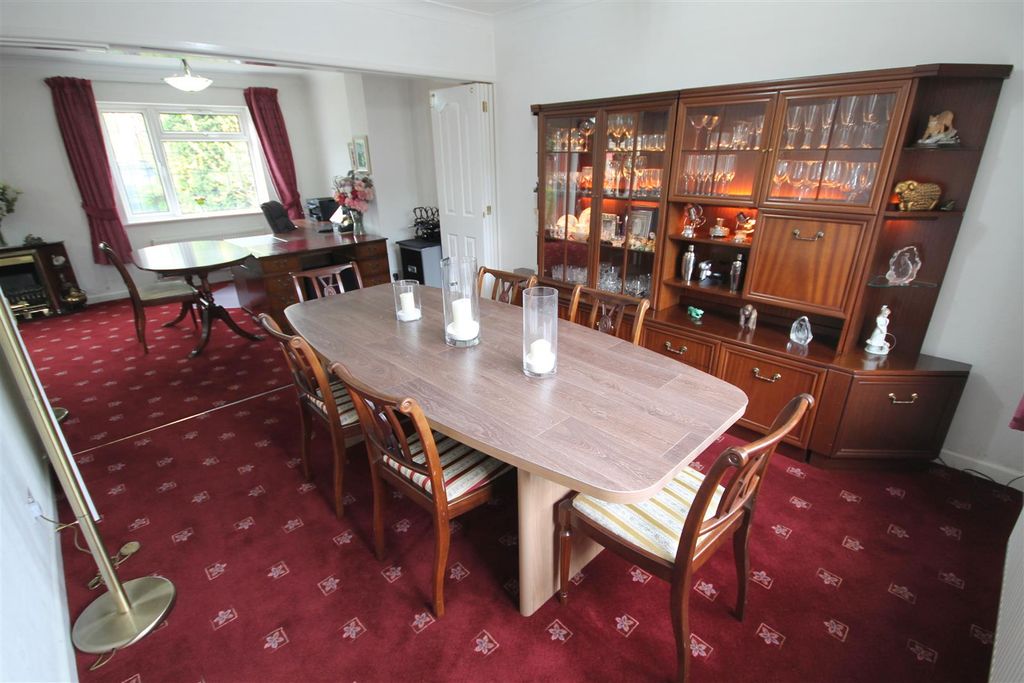 Property photo 3 of 29 Pc Dining Room.Jpg