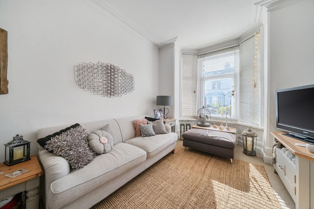 Property photo 3 of 16 1422036-15-69A6Da98B46De.Jpg