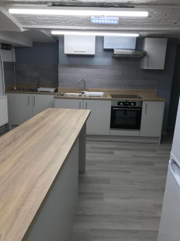 Property photo 1 of 19 Kitchen - Image 1.Jpeg