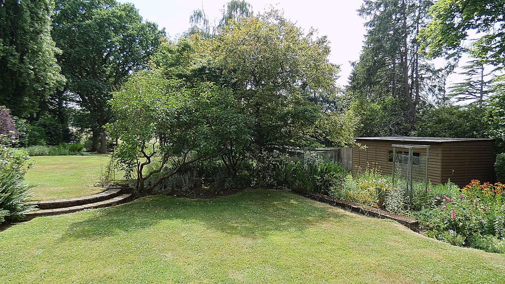 Property photo 2 of 20