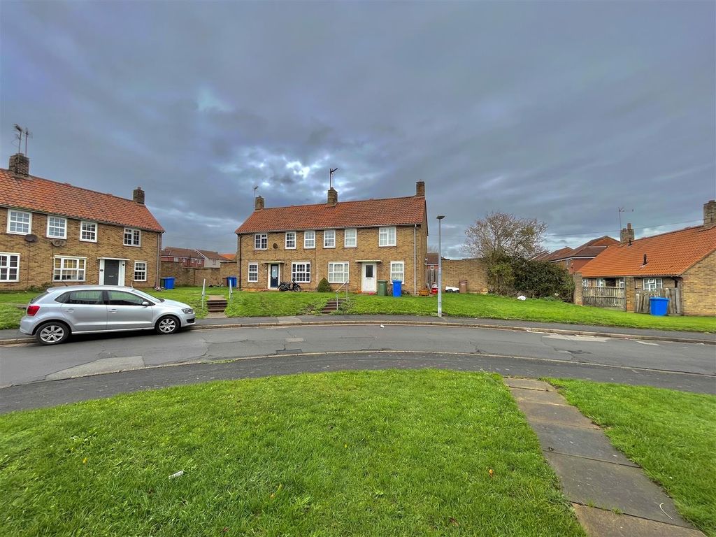 Property photo 2 of 25 Front Exterior