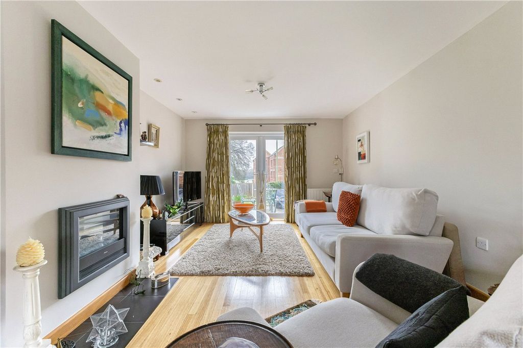 Property photo 2 of 13 Sitting Room