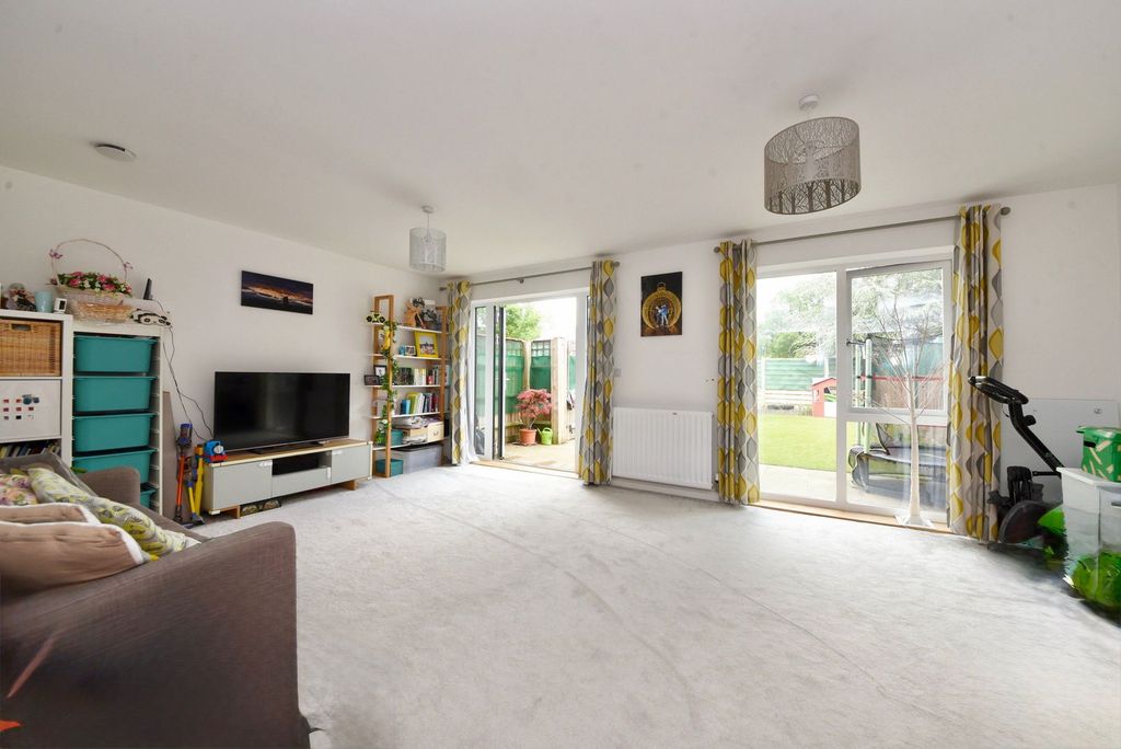 Property photo 3 of 12