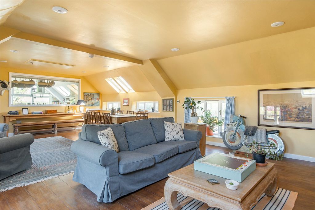 Property photo 3 of 15 Sitting Room