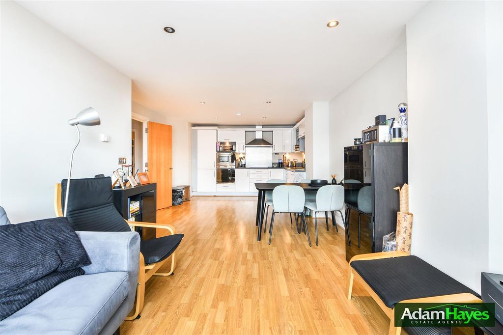 Property photo 3 of 8 Ymiopfsgy0Icydlz06Vuya.Jpg