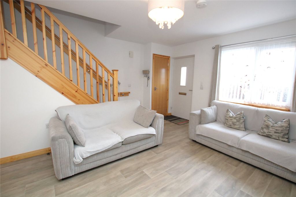 Property photo 3 of 19 Living Room