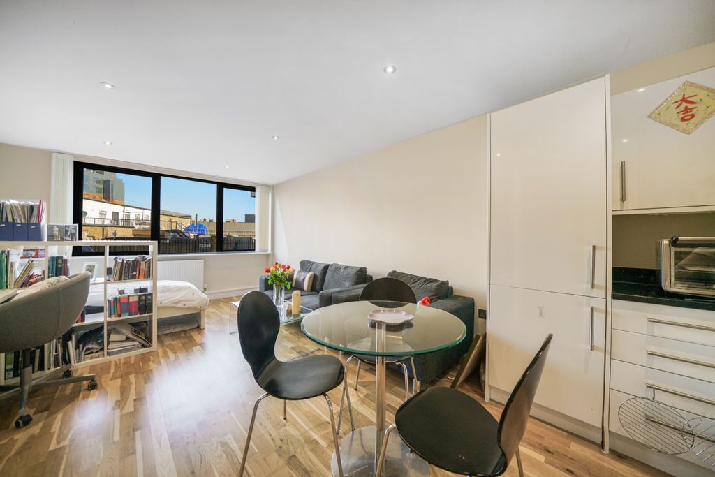 Property photo 3 of 10