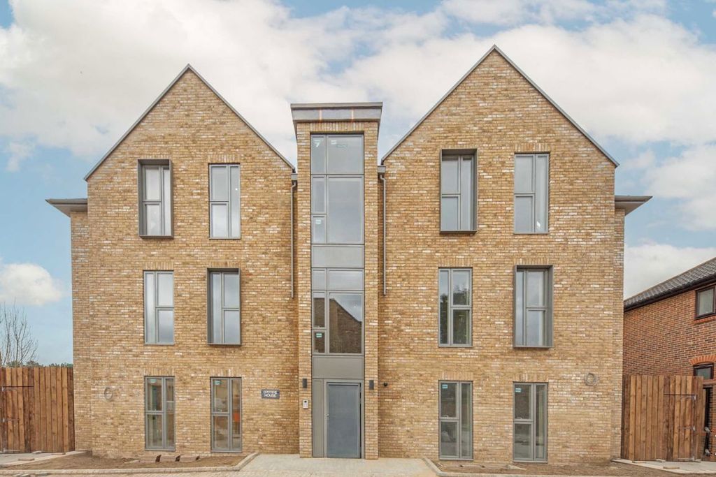 Property photo 1 of 5