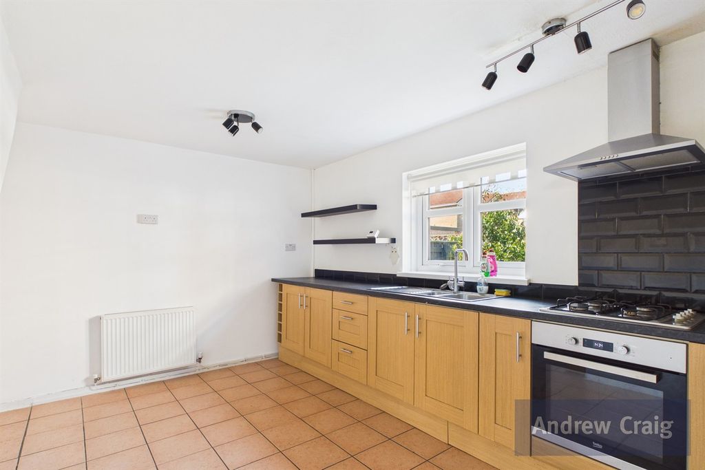 Property photo 3 of 17 Kitchen Diner