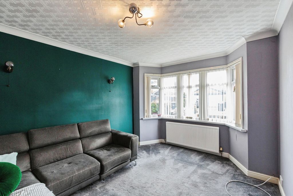 Property photo 3 of 14 Photo