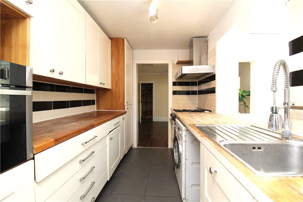 Property photo 3 of 16 Kitchen