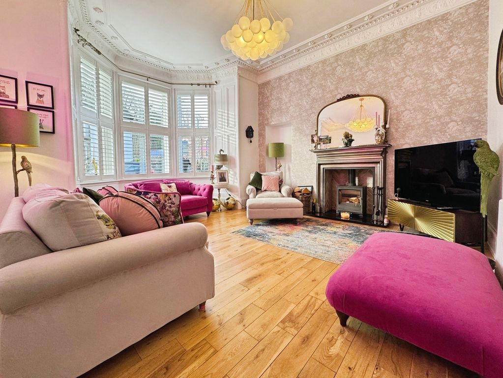 Property photo 2 of 39