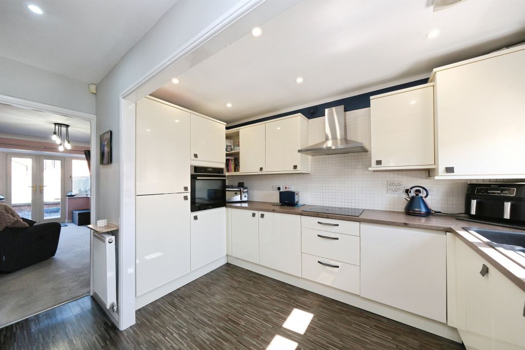 Property photo 2 of 25