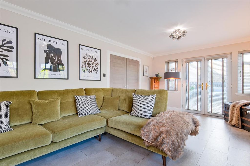 Property photo 3 of 29