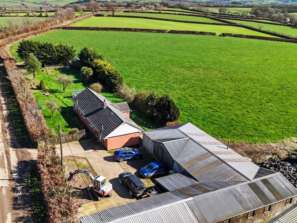 Property photo 1 of 32