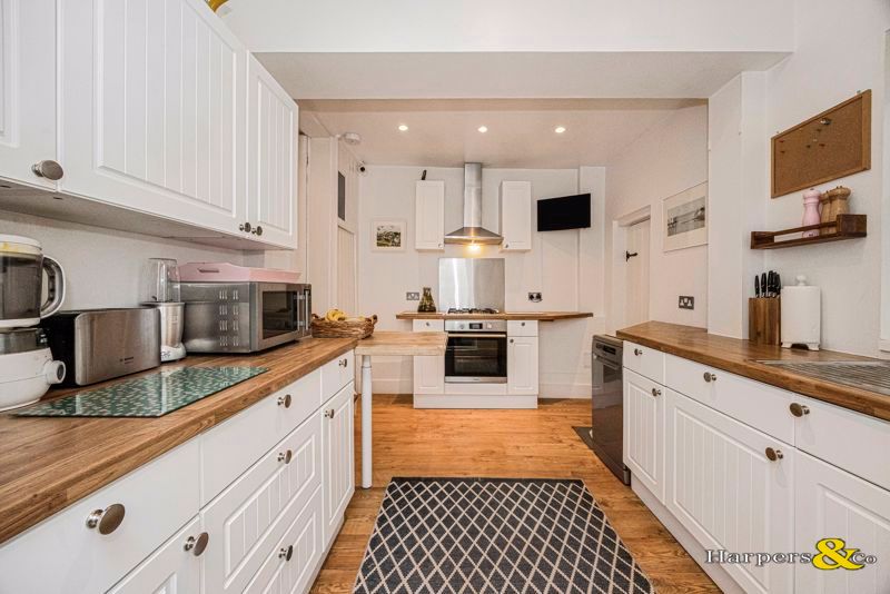 Property photo 2 of 20 Photo 7