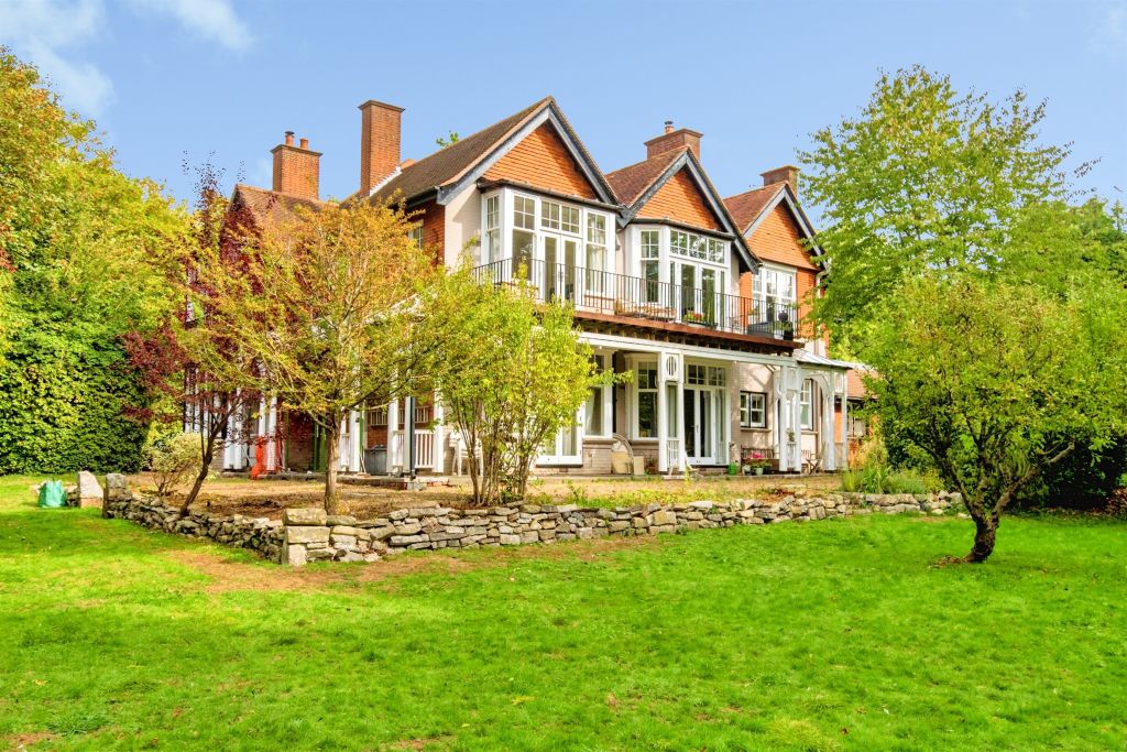 Property photo 1 of 12