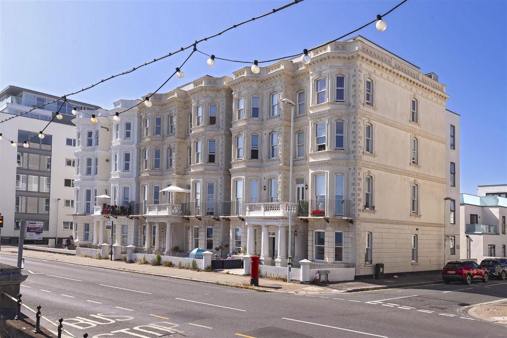 Property photo 1 of 10 Kingsway House_9.Jpg