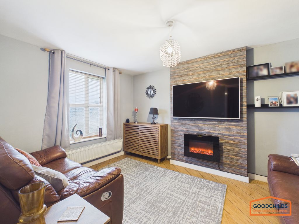 Property photo 3 of 25