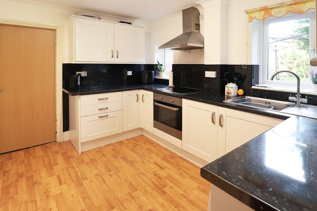 Property photo 2 of 18 Picture No. 06