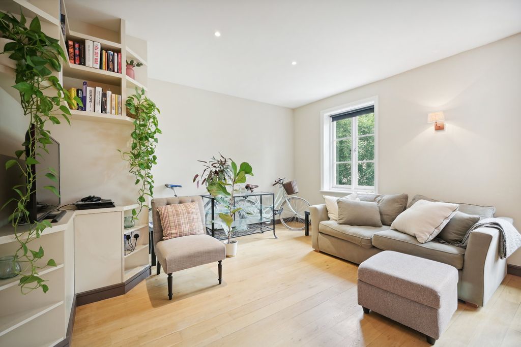 Property photo 2 of 9