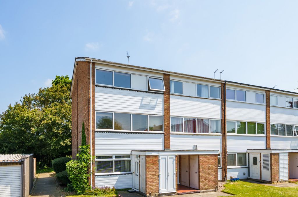 Property photo 1 of 10 External