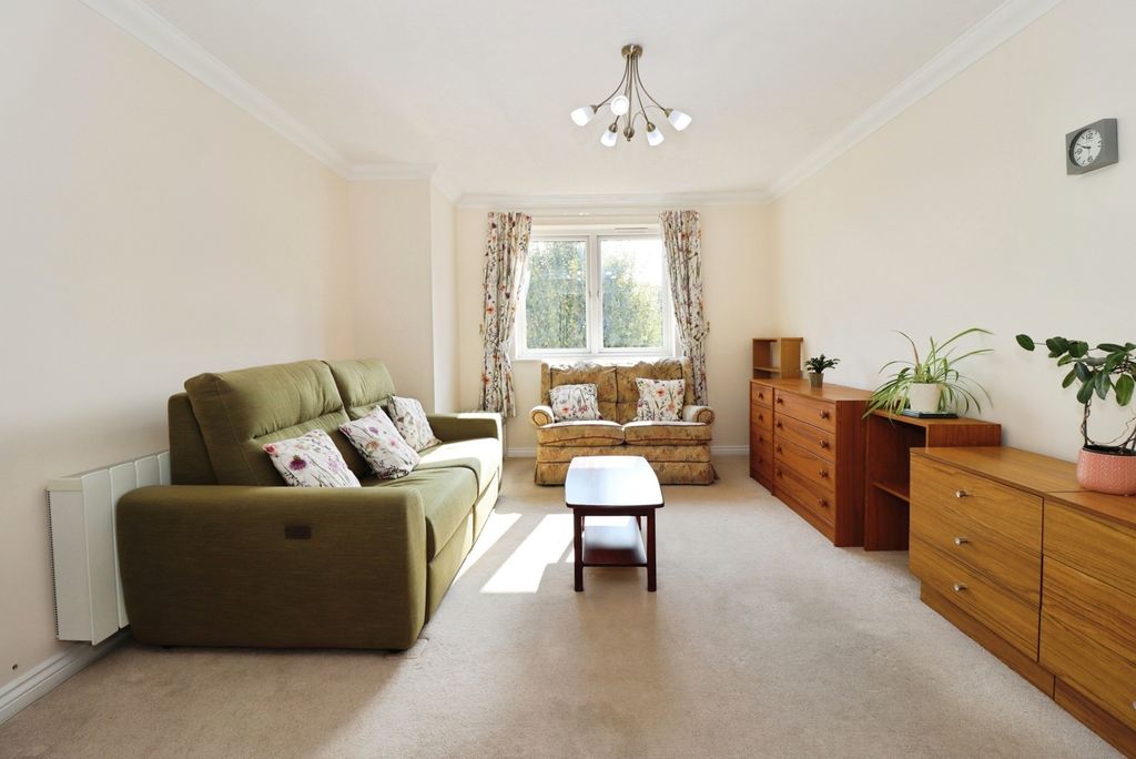 Property photo 3 of 18 Pbox-Img.Jpg