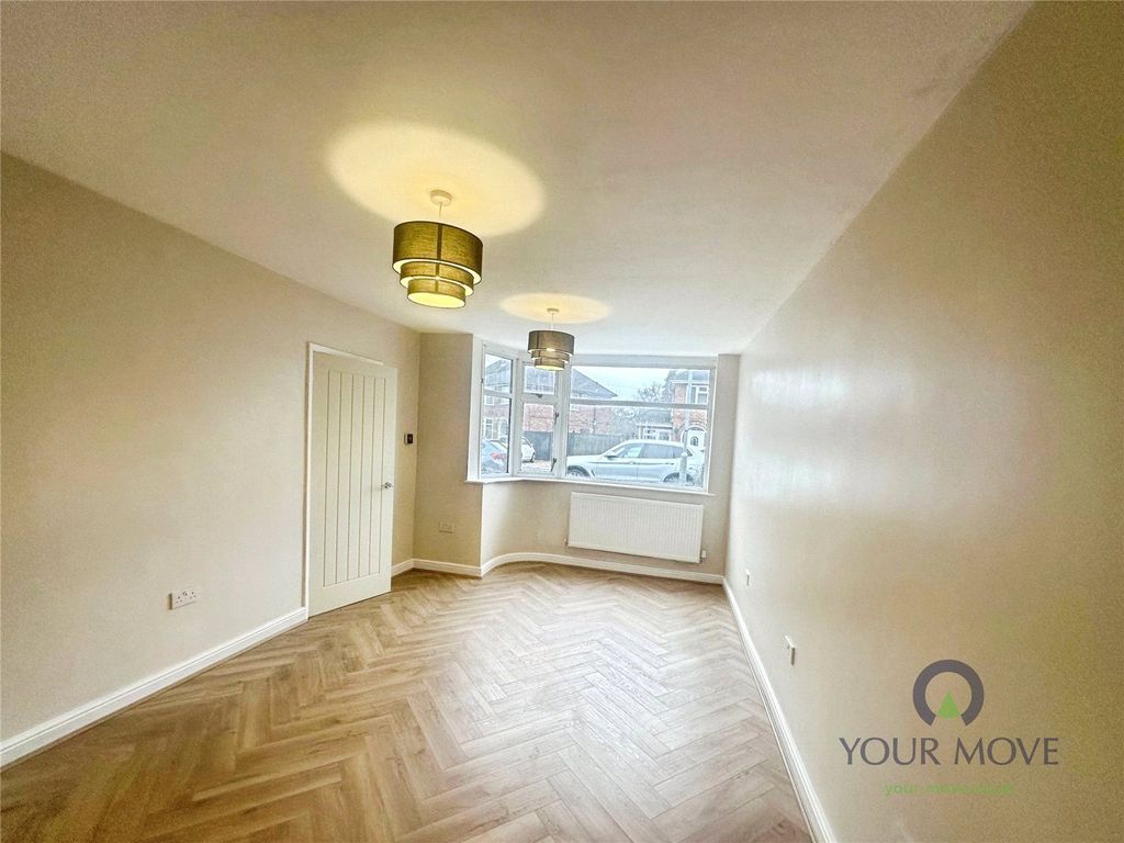 Property photo 2 of 15 Lounge Area