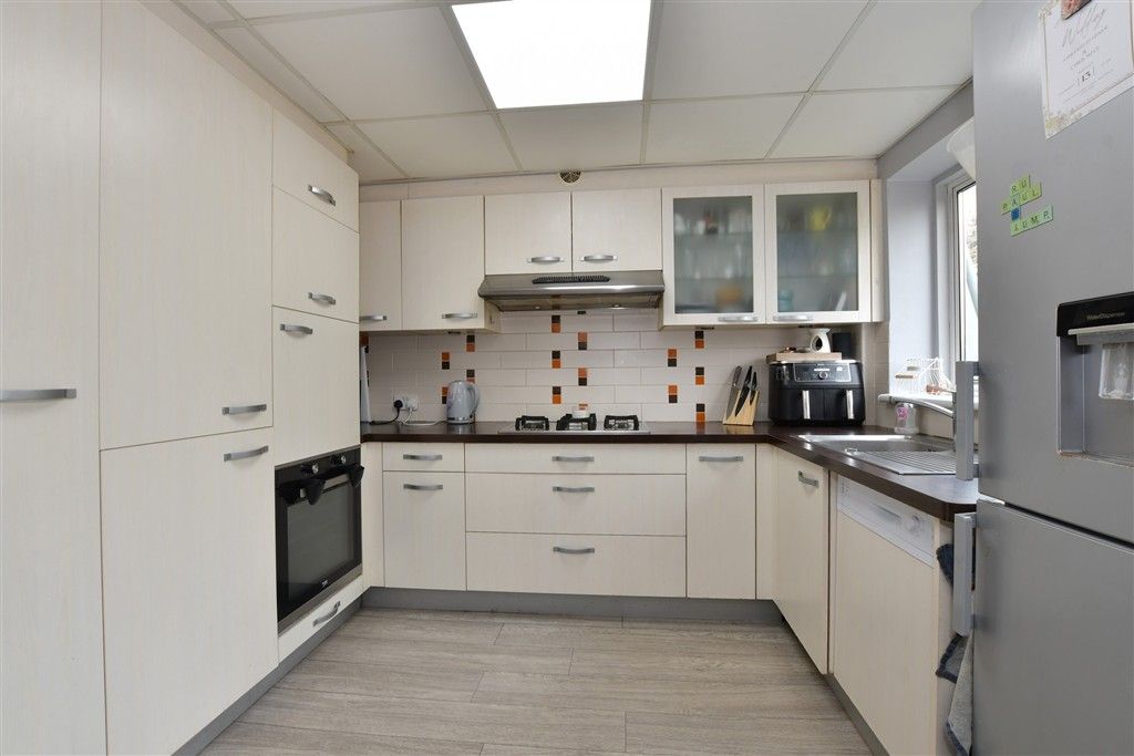 Property photo 2 of 9 Kitchen/Dining Room