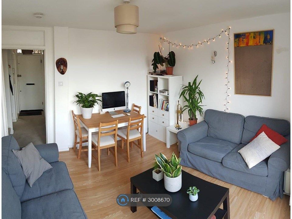 Property photo 1 of 9 Living Room