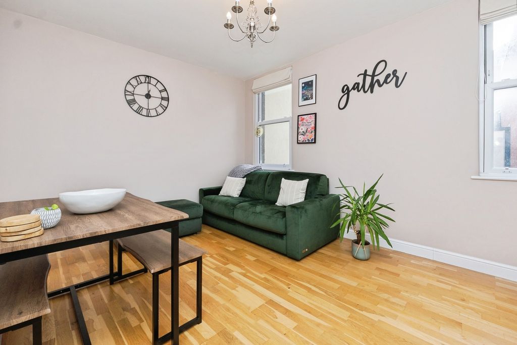 Property photo 3 of 15 Photo