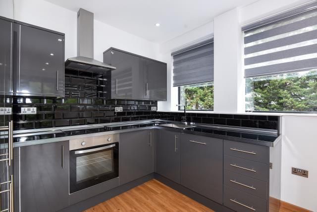 Property photo 1 of 10 Kitchen.