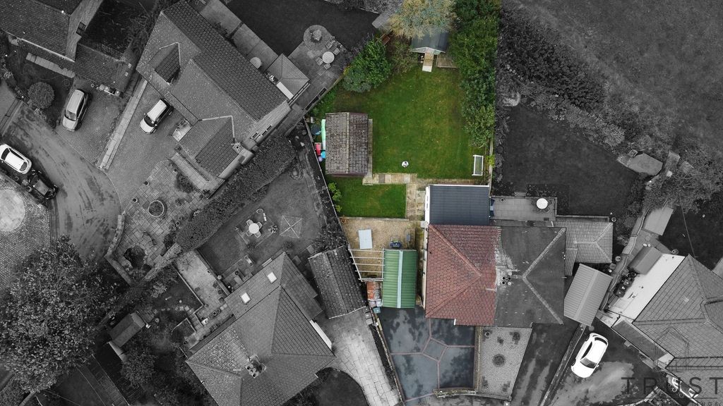 Property photo 2 of 35