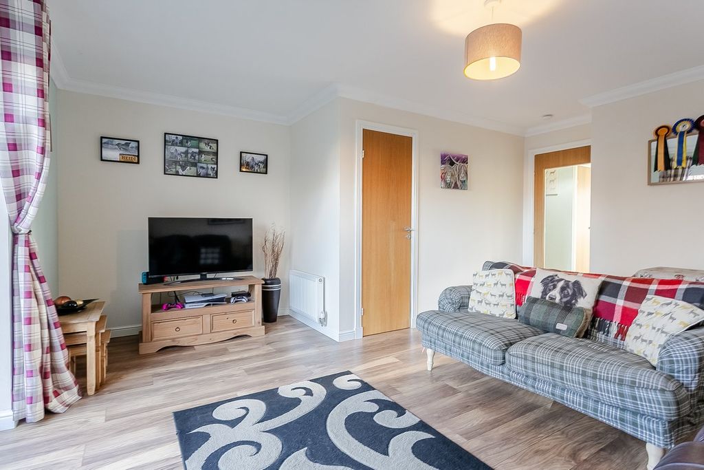 Property photo 3 of 23