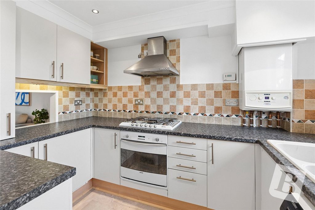 Property photo 3 of 16 Kitchen