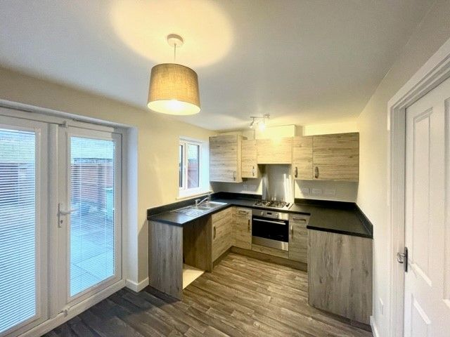 Property photo 2 of 10 Kitchen
